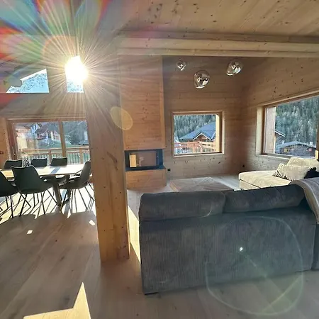 12p Chalet *