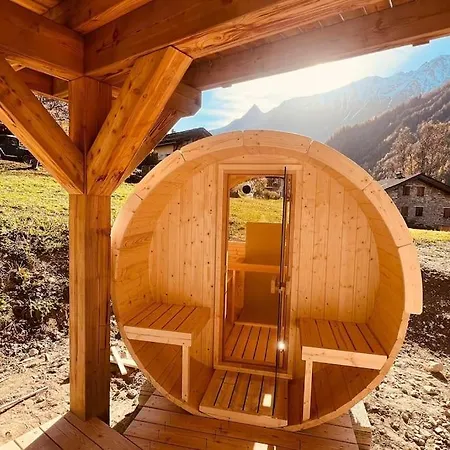 12p Chalet